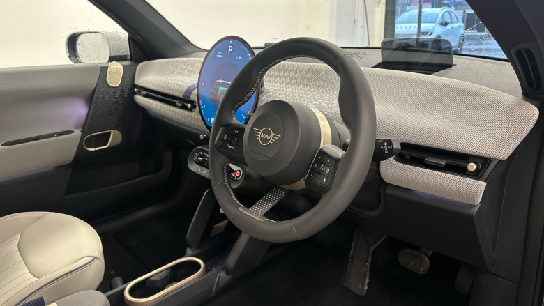 MINI Cooper 135kW E Exclusive [Level 2] 41kWh 3dr Auto Electric Hatchback